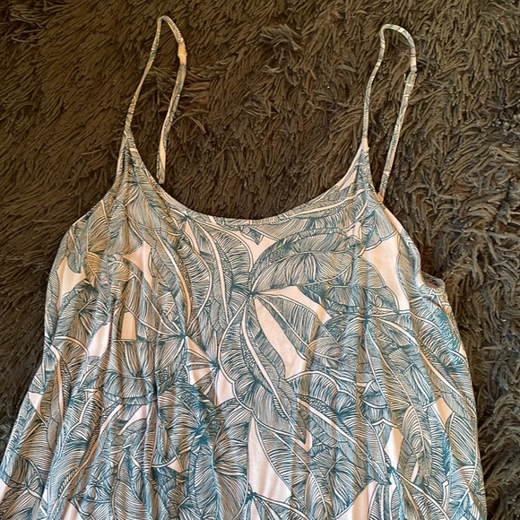 2/$20 NWOT HURLEY Sundress size small - palm leaf pattern - adjustable straps. - Picture 2 of 5